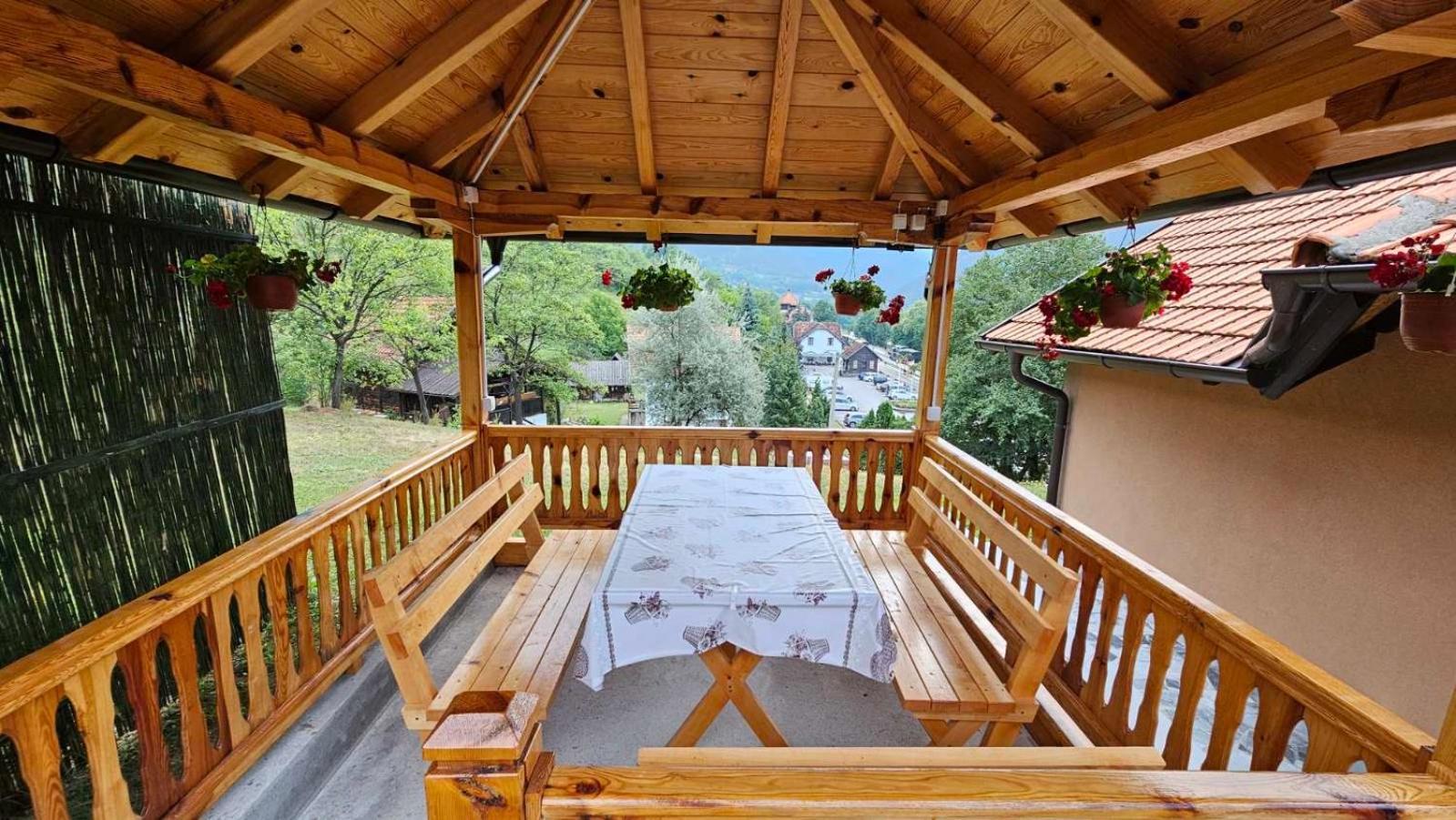 Apartmani Maksimovic Mokra Gora Exterior photo